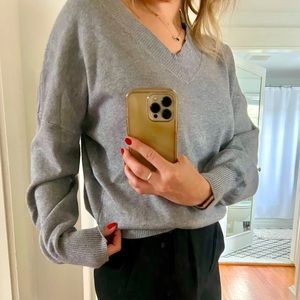 Philosophy Grey V-Neck Sweater Size XL